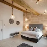 Deluxe Guest house 3*