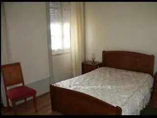 Deluxe בית הארחה 3*